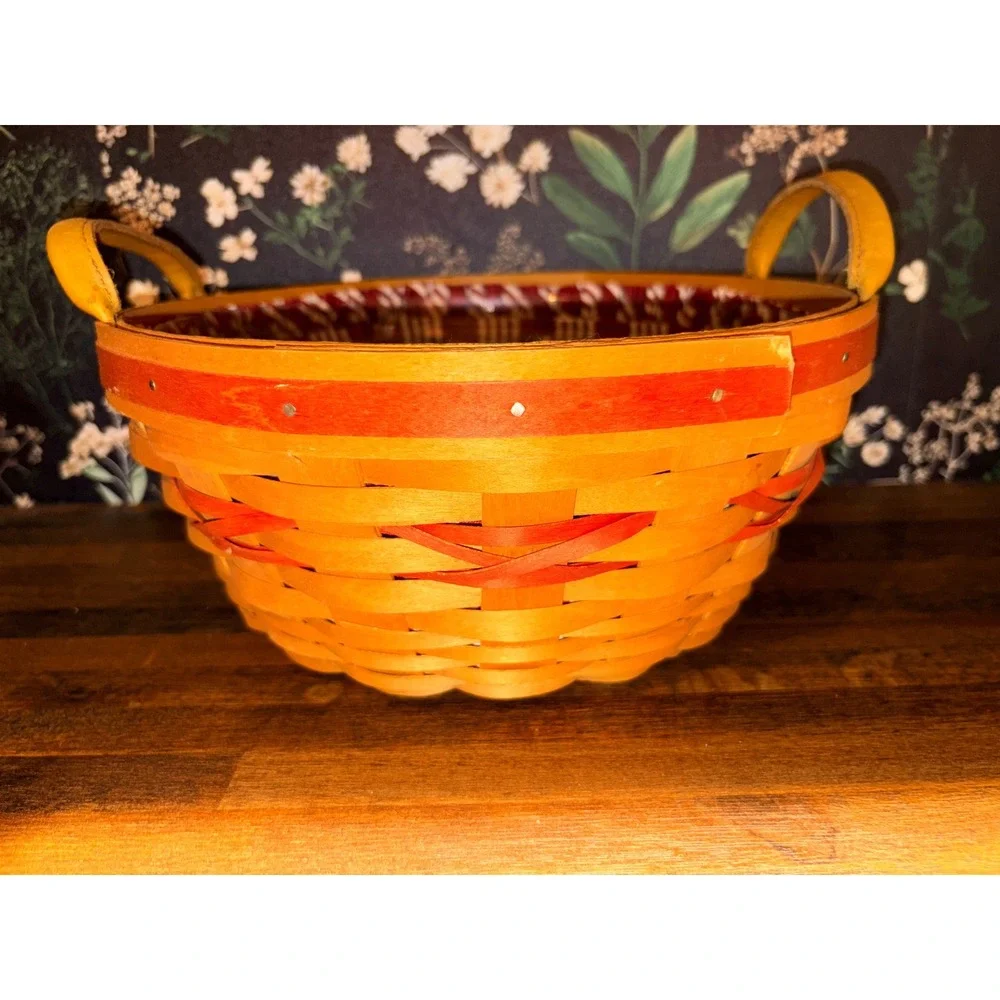Longaberger 1999 Christmas Collection Popcorn Basket with Liner and‎ Protector